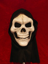 Load image into Gallery viewer, Skull mask 1
